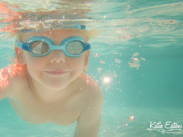 Beautiful images from an underwater session in Austin | Austin Child Photographer | Katie Eaton Photography-1