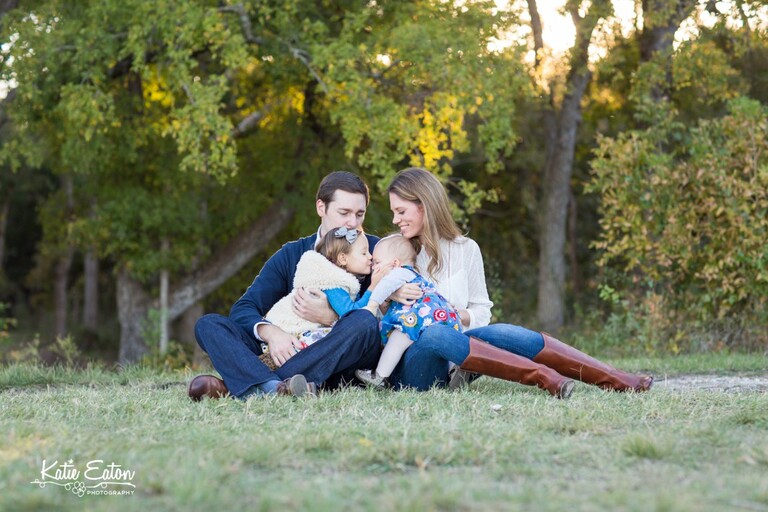 Beautiful images from a family session in Austin | Austin Family Photographer | Katie Eaton Photography-7
