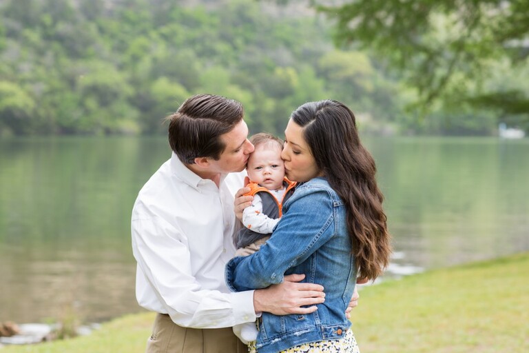 Beautiful images from a lifestyle family session at the 360 bridge | Austin Family Lifestyle Photographer | Katie Eaton Photography
