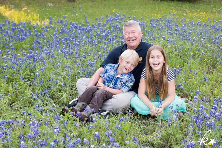 Fun images from bluebonnet mini sessions in Austin by Katie Starr Photography-3
