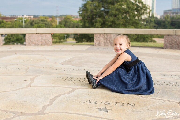 Beautiful images from a family session in  downtown Austin | Austin Family Photographer | Katie Eaton Photography-5