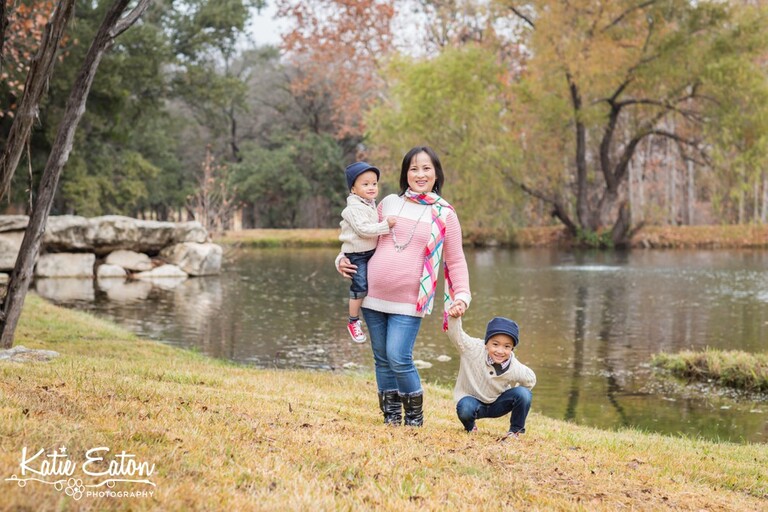 Beautiful images from a maternity session in Austin, Texas by Katie Eaton Photography-8