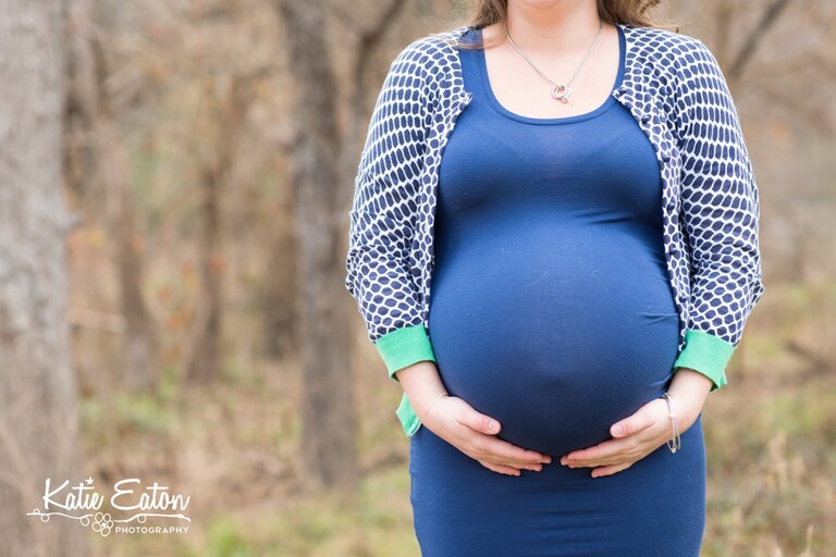Beautiful images from a maternity session at Brushy Creek by Katie Eaton Photography-5