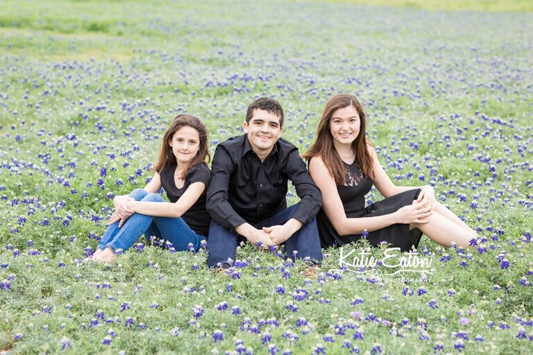 Beautiful image of children in the bluebonnets in Austin by Katie Eaton Photography-1