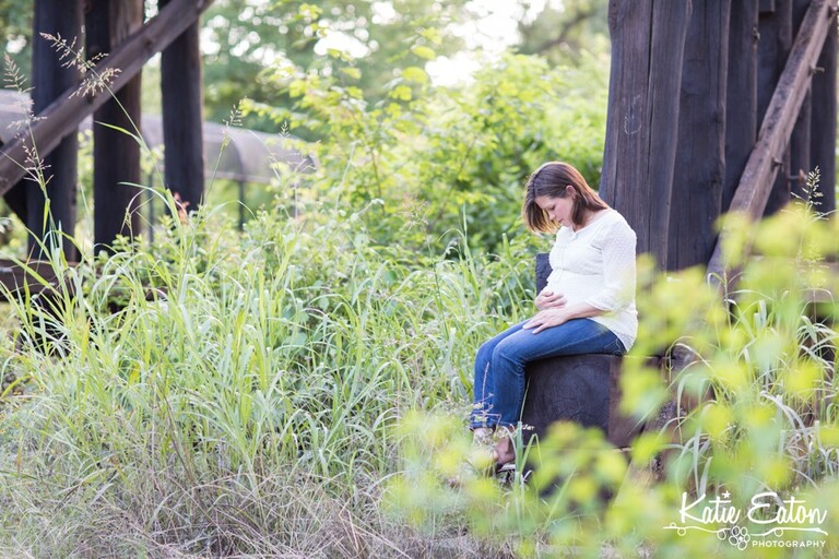 Beautiful images from a maternity session on brushy creek | Austin Maternity Photographer | Katie Eaton Photography-6