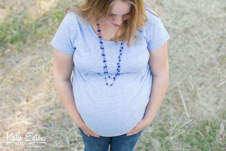 Beautiful images from a maternity session in Austin | Austin Maternity Photographer | Katie Eaton Photography-7