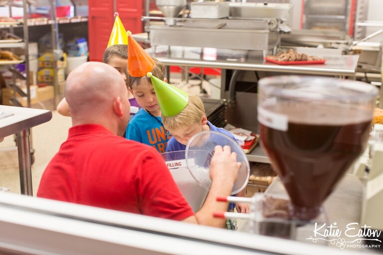 Fun images from a donut shop birthday party | Austin Child Photographer | Katie Eaton Photography-10