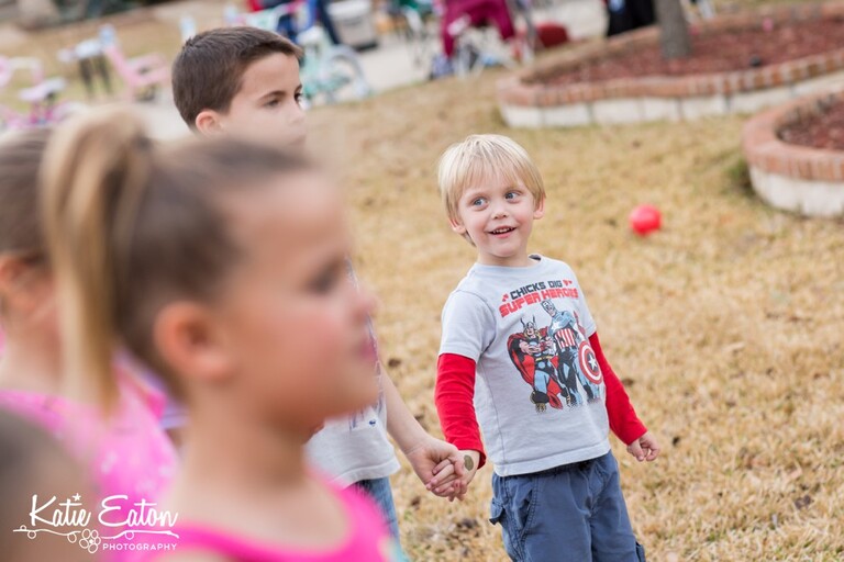 Fun images from children playing old fashion Red Rover | Austin Child Photographer | Katie Eaton Photography-24
