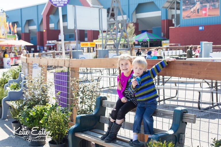 Fun images from the Austin Rodeo and Pig Races | Austin Child Photographer | Katie Eaton Photography-10