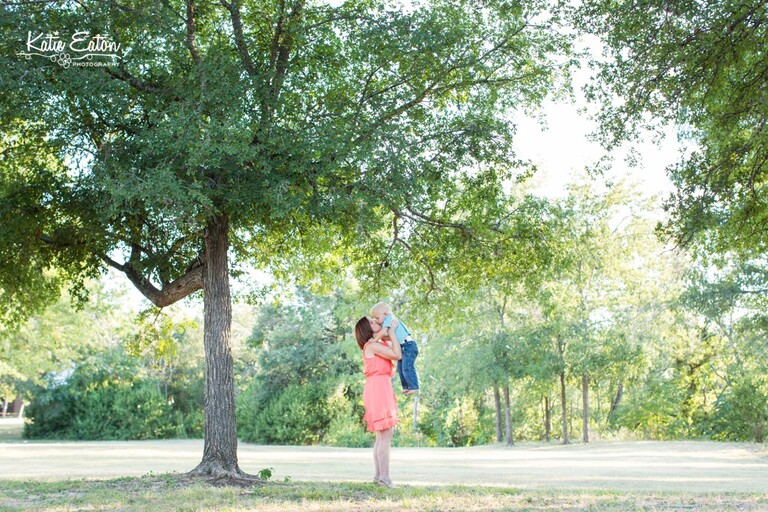 Beautiful images from a family session in Austin | Austin Family Photographer | Katie Eaton Photography-11
