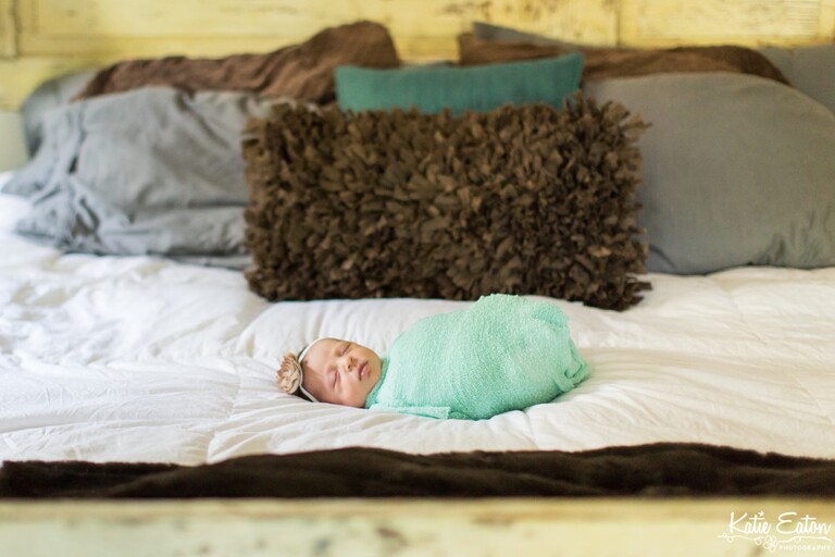 Beautiful images from a maternity session in Austin | Austin Maternity Photographer | Katie Eaton Photography-6