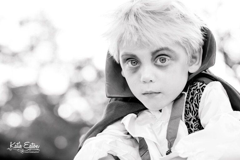 Fun images of vampires on halloween by Katie Eaton Photography-16