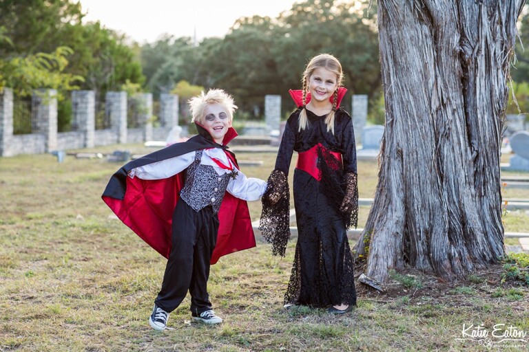 Fun images of vampires on halloween by Katie Eaton Photography-9
