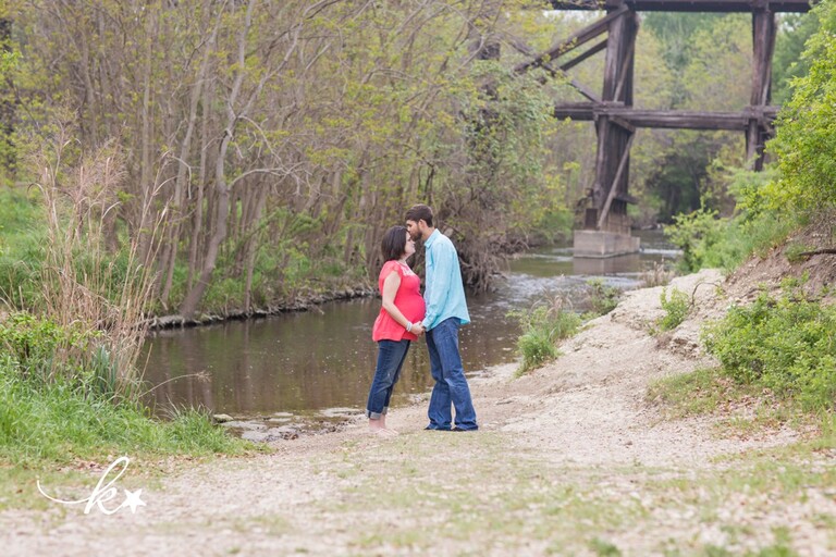 Beautiful images from a maternity session in Austin | Austin Family Photographer | Katie Starr Photography-9