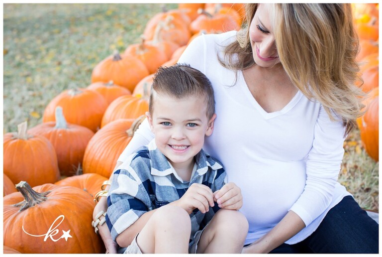 Fun images from a pimpkin patch mini session by Katie Starr Photography-8