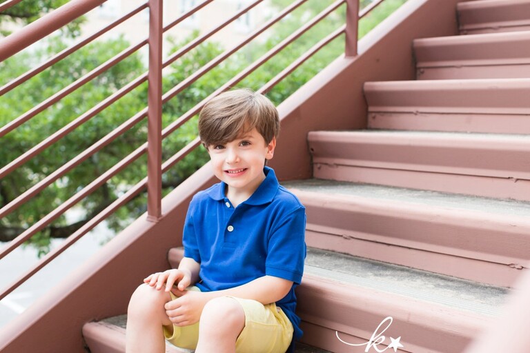 Fun images of siblings in downtown Austin by Katie Starr Photography -17