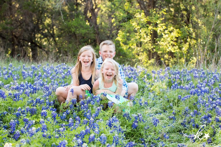 Beautiful images from bluebonnet mini sessions in Austin by Katie Starr Photography-11