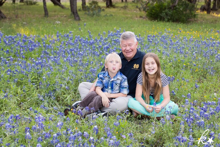 Fun images from bluebonnet mini sessions in Austin by Katie Starr Photography-6