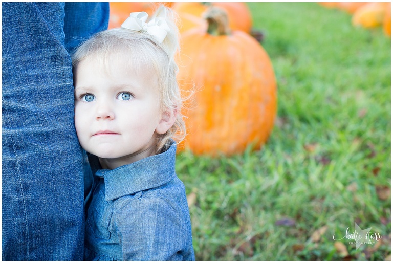 Beautiful images of children in the pumpkin patch in Austin, Texas | Austin Family Photographer | Katie Starr Photography-19.jpg