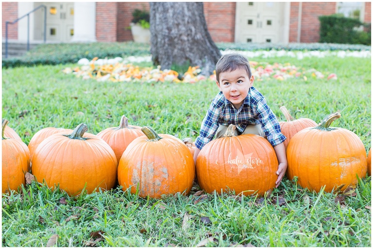 Beautiful images of children in the pumpkin patch in Austin, Texas | Austin Family Photographer | Katie Starr Photography-31.jpg