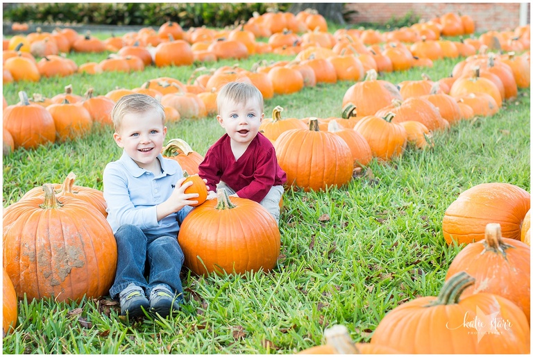 Beautiful images of children in the pumpkin patch in Austin, Texas | Austin Family Photographer | Katie Starr Photography-5.jpg