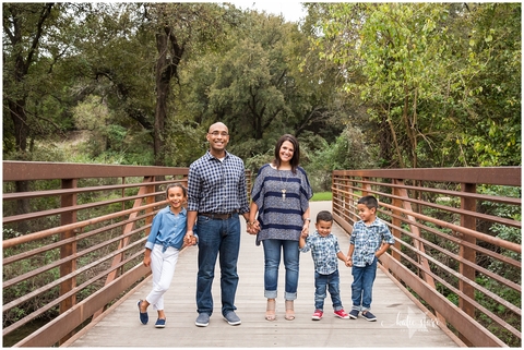 Image of a family. Katie Starr Photography. Best Georgetown Texas Photographer